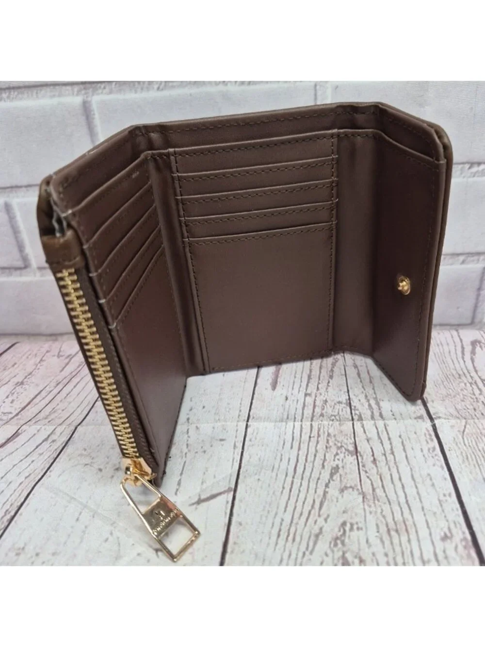 London Fog Pebble‎ Brown  Wallet Organizer~ Card Slots, Zippered Snap